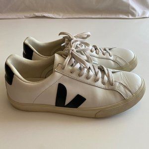 Veja Womens Sneaker Size 9